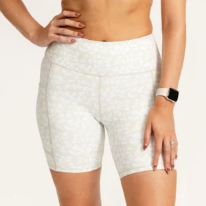 Short de mujer 6¨ Tres Piñas / Beige flores